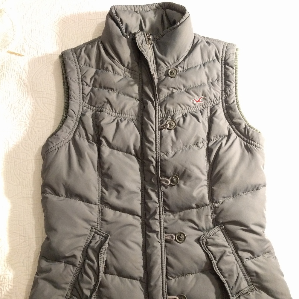 Hollister Girls Gray Vest Size Large in Juniors